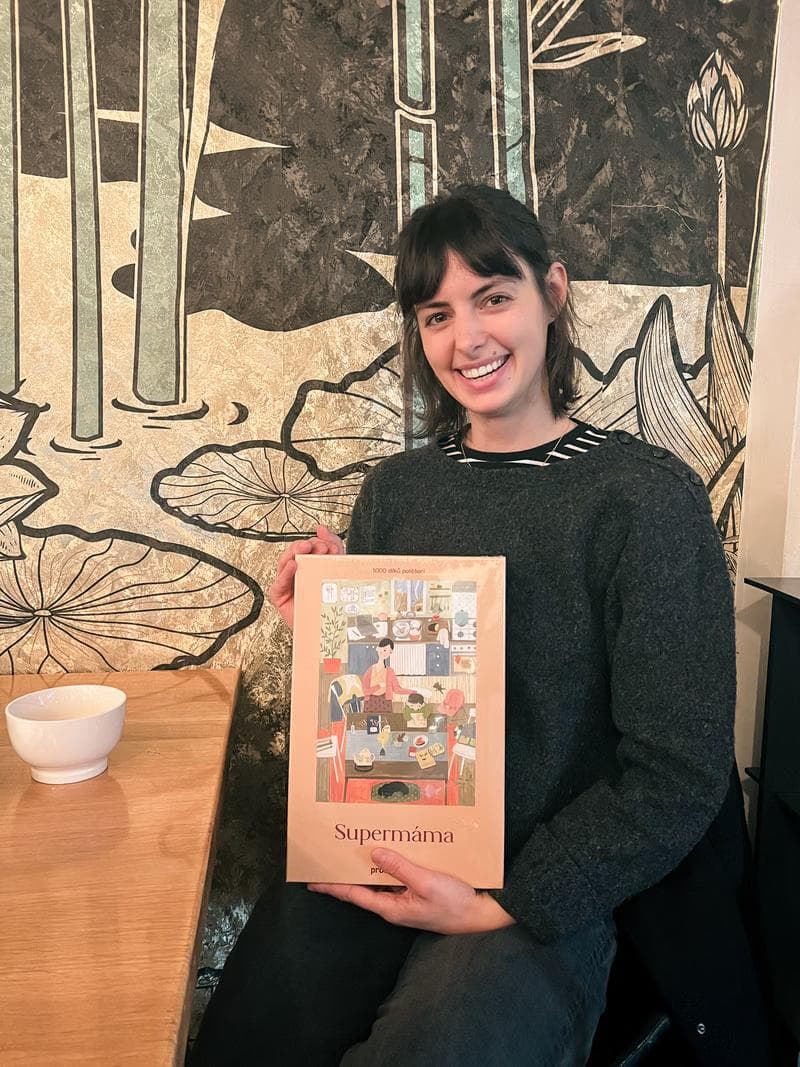 Tereza Konupčíková a její puzzle "Supermáma" podporující Klub svobodných matek